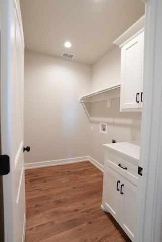 1110 N 6th Street, Wolfforth, TX 79382