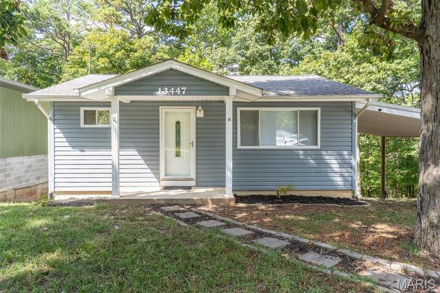 13447 Apache Point Dr, Ste Genevieve, MO 63670