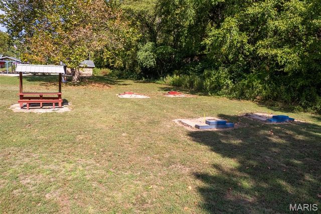 13447 Apache Point Dr, Ste Genevieve, MO 63670