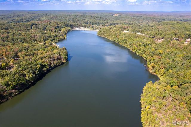 13447 Apache Point Dr, Ste Genevieve, MO 63670