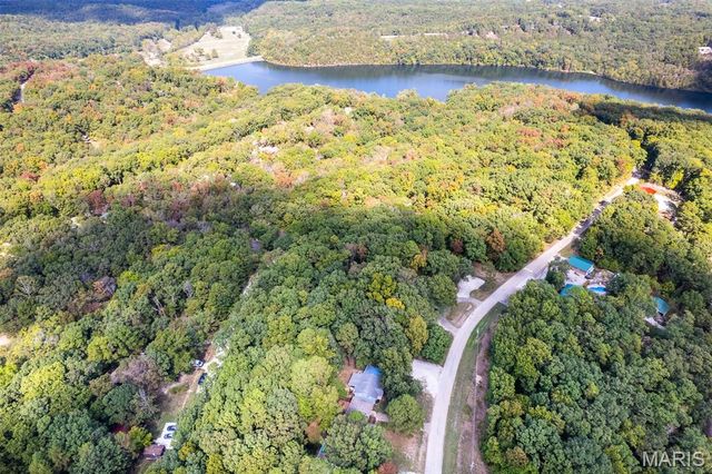 13447 Apache Point Dr, Ste Genevieve, MO 63670