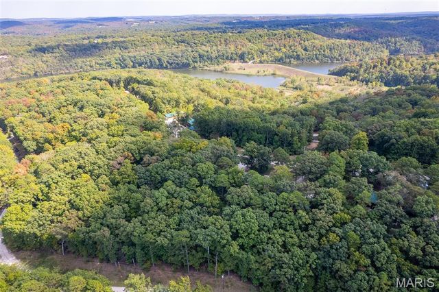 13447 Apache Point Dr, Ste Genevieve, MO 63670