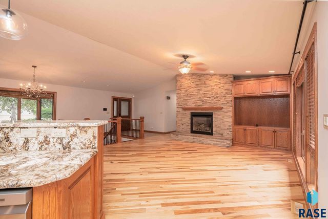 1008 W Batcheller Ln Lane, Sioux Falls, SD 57105
