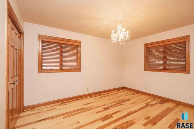 1008 W Batcheller Ln Lane, Sioux Falls, SD 57105