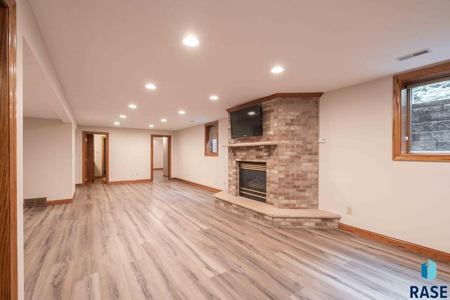 1008 W Batcheller Ln Lane, Sioux Falls, SD 57105