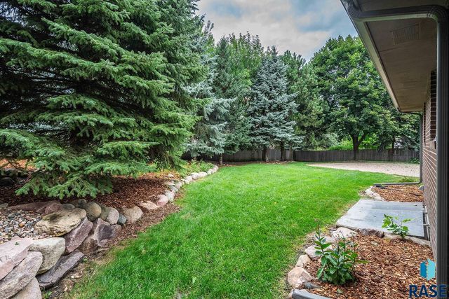 1008 W Batcheller Ln Lane, Sioux Falls, SD 57105