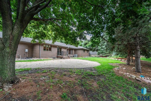 1008 W Batcheller Ln Lane, Sioux Falls, SD 57105