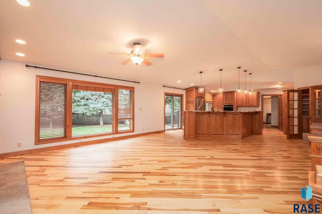 1008 W Batcheller Ln Lane, Sioux Falls, SD 57105