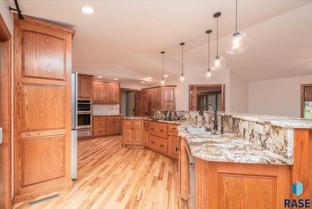 1008 W Batcheller Ln Lane, Sioux Falls, SD 57105