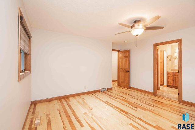 1008 W Batcheller Ln Lane, Sioux Falls, SD 57105
