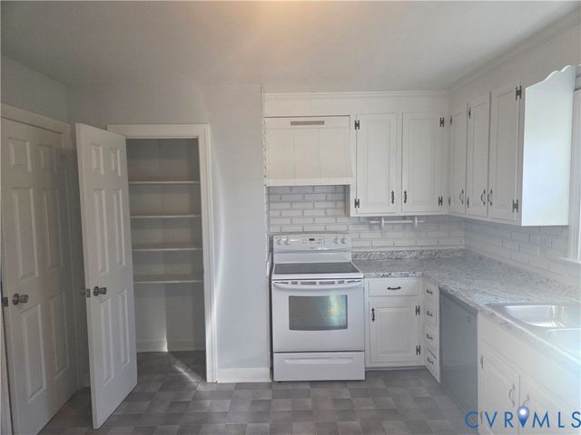 602 Turka Dr, Sandston, VA 23150