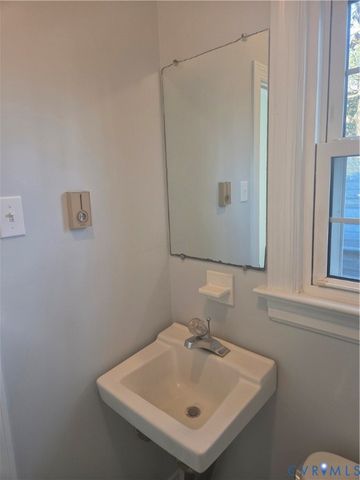 602 Turka Dr, Sandston, VA 23150