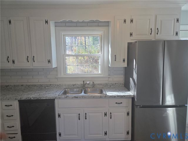 602 Turka Dr, Sandston, VA 23150