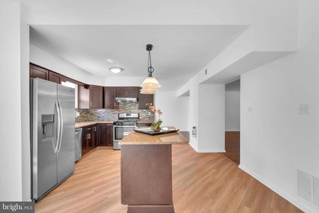 14 JACAMAR DR, Voorhees, NJ 08043
