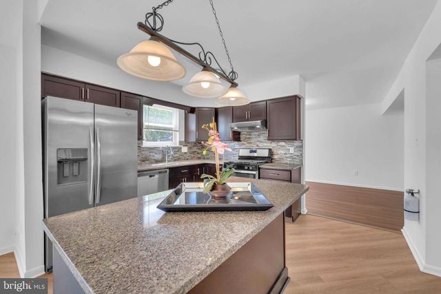 14 JACAMAR DR, Voorhees, NJ 08043
