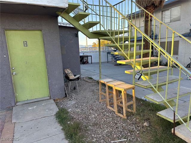 5104 Pebble Beach Boulevard, Las Vegas, NV 89108