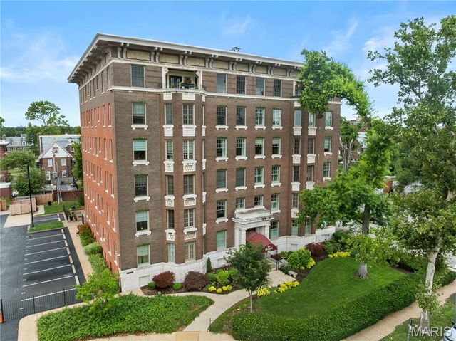 5290 Waterman 2E, St Louis, MO 63108