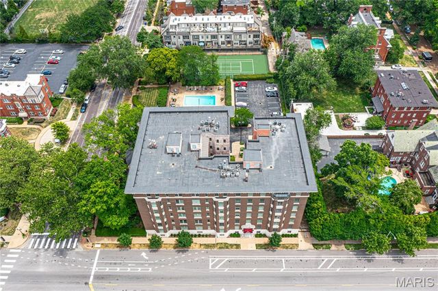 5290 Waterman 2E, St Louis, MO 63108