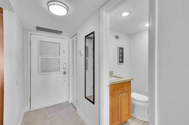 400 N Surf Road 703, Hollywood, FL 33019