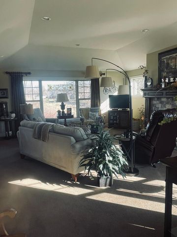 112 32nd Avenue NE, Willmar, MN 56201