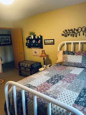 112 32nd Avenue NE, Willmar, MN 56201