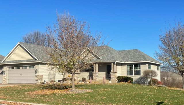 112 32nd Avenue NE, Willmar, MN 56201