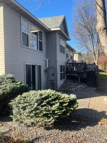 112 32nd Avenue NE, Willmar, MN 56201