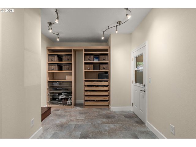 4316 ALBERT Cir, Lake Oswego, OR 97035