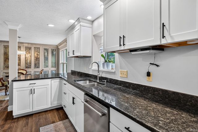 51870 Lake Knoll Court, Granger, IN 46530