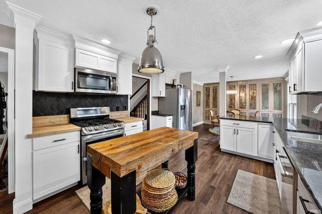51870 Lake Knoll Court, Granger, IN 46530