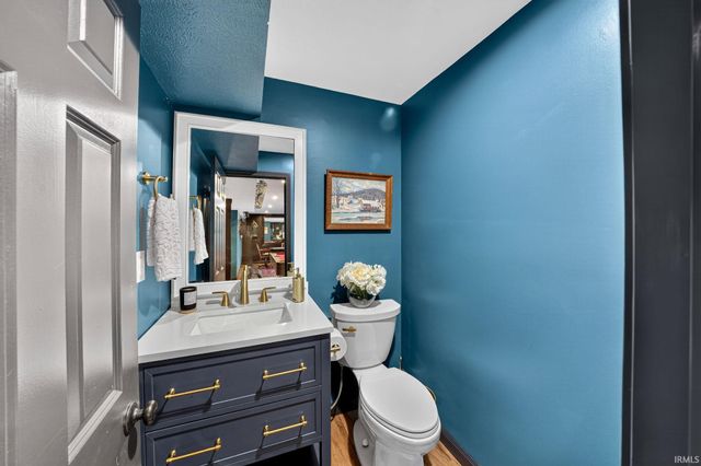 51870 Lake Knoll Court, Granger, IN 46530