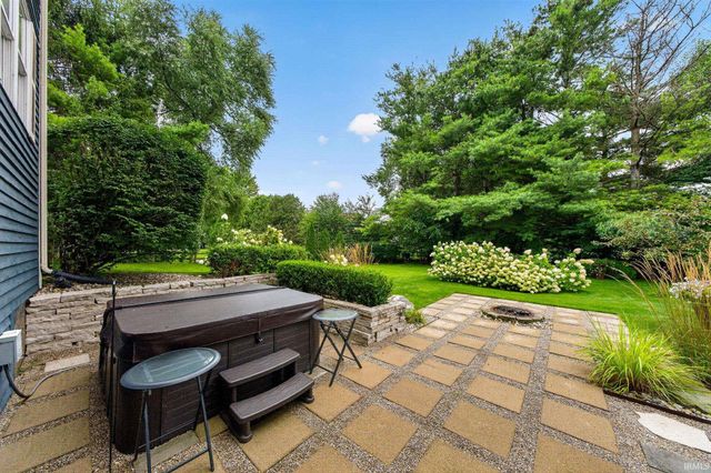 51870 Lake Knoll Court, Granger, IN 46530