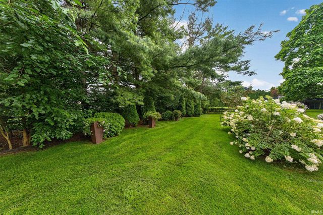 51870 Lake Knoll Court, Granger, IN 46530