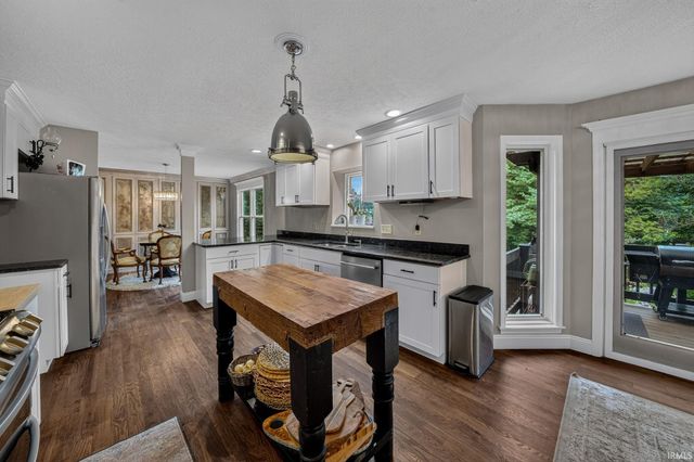 51870 Lake Knoll Court, Granger, IN 46530