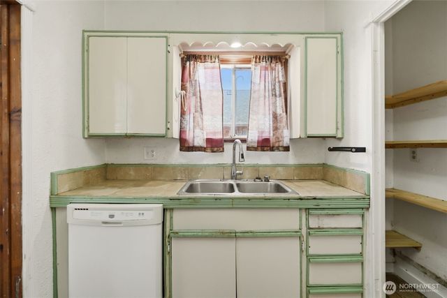 1013 S Tower Avenue, Centralia, WA 98531