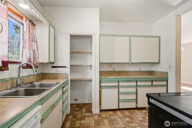 1013 S Tower Avenue, Centralia, WA 98531