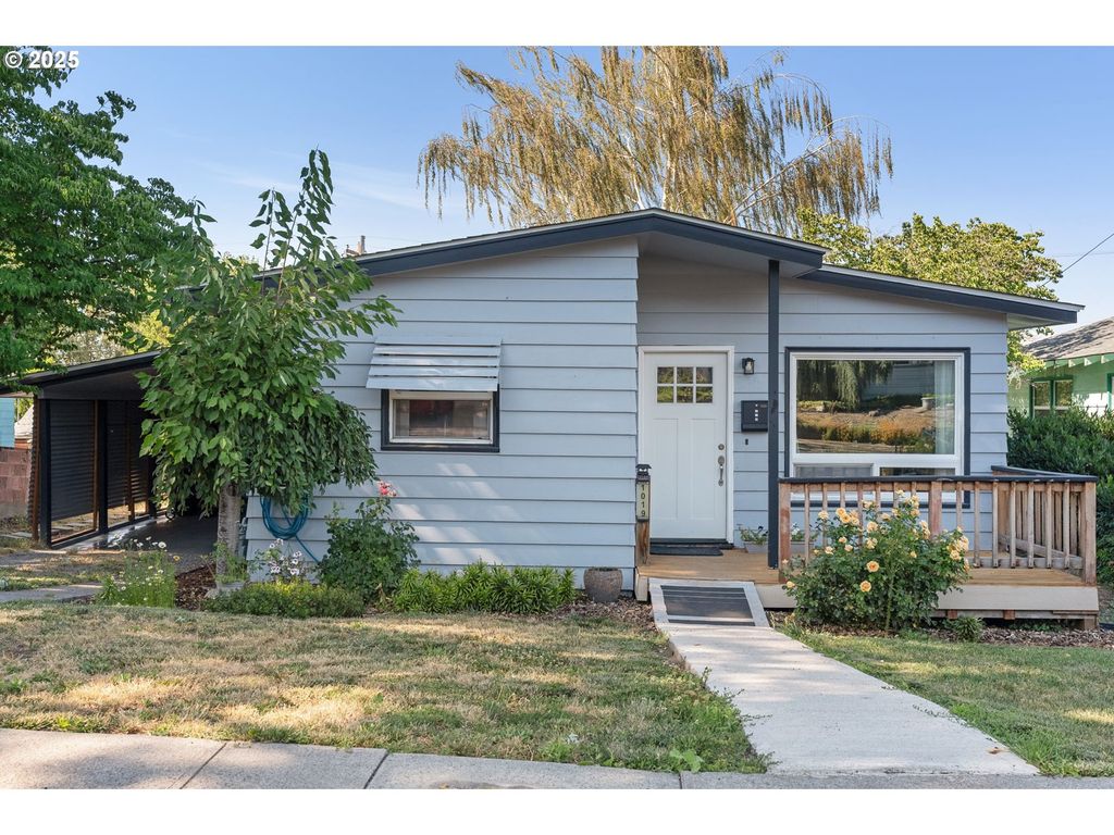 1019 E 14TH St, The Dalles, OR 97058
