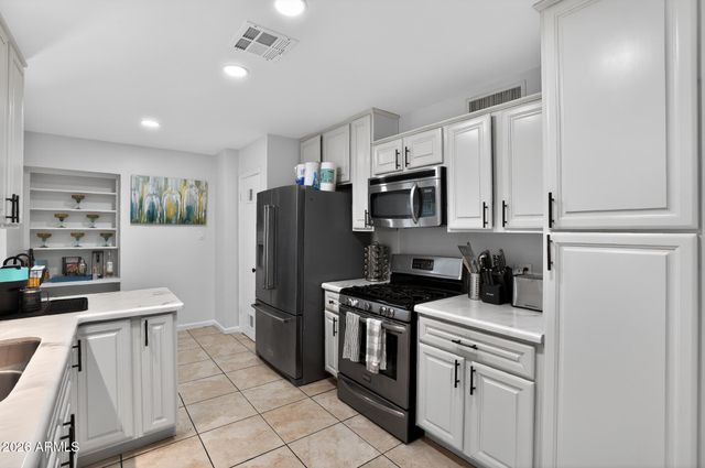 1749 E MEDLOCK Drive, Phoenix, AZ 85016