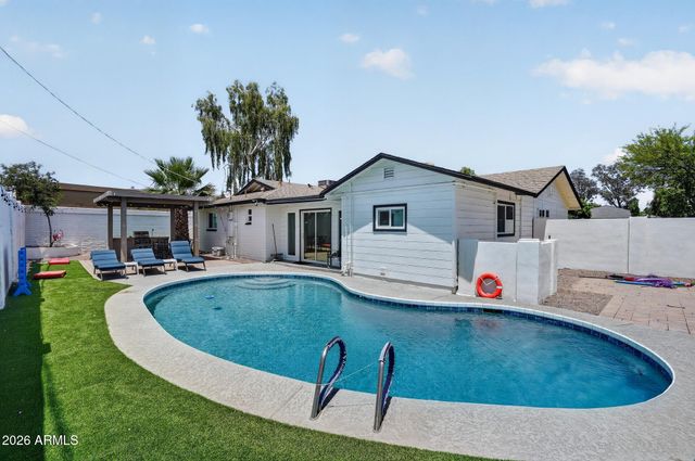 1749 E MEDLOCK Drive, Phoenix, AZ 85016
