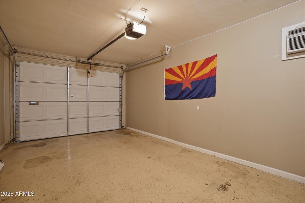Image 31 of property listing at 1749 E MEDLOCK Drive, Phoenix, AZ 85016