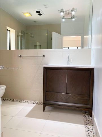 7750 Noremac Ave, Miami Beach, FL 33141