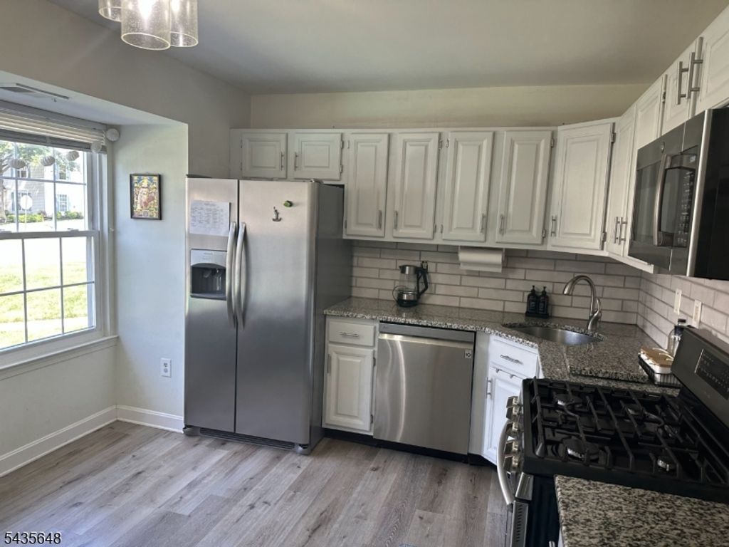 14 Albury Way, North Brunswick Twp., NJ 08902 — photo 2