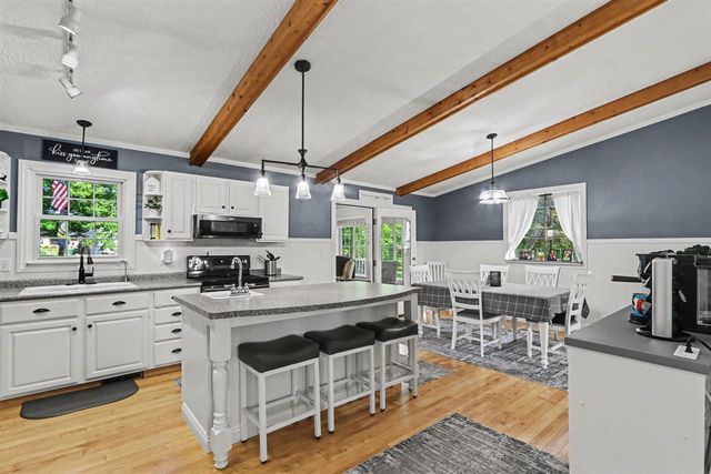 8275 Valleywood Lane, Portage, MI 49024