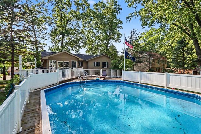 8275 Valleywood Lane, Portage, MI 49024
