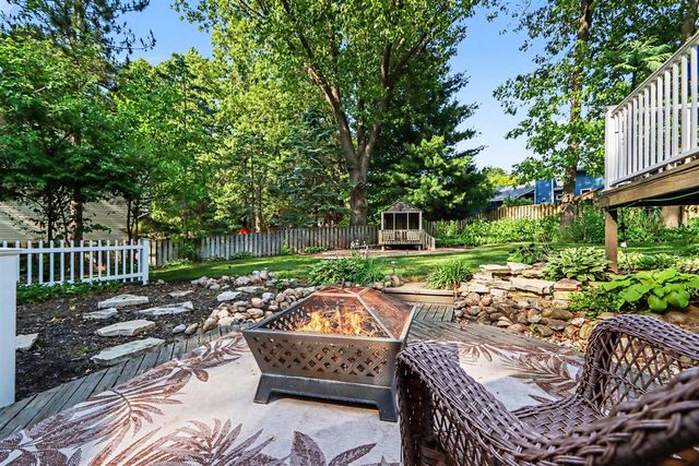 8275 Valleywood Lane, Portage, MI 49024