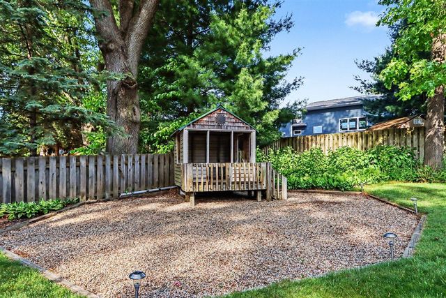 8275 Valleywood Lane, Portage, MI 49024