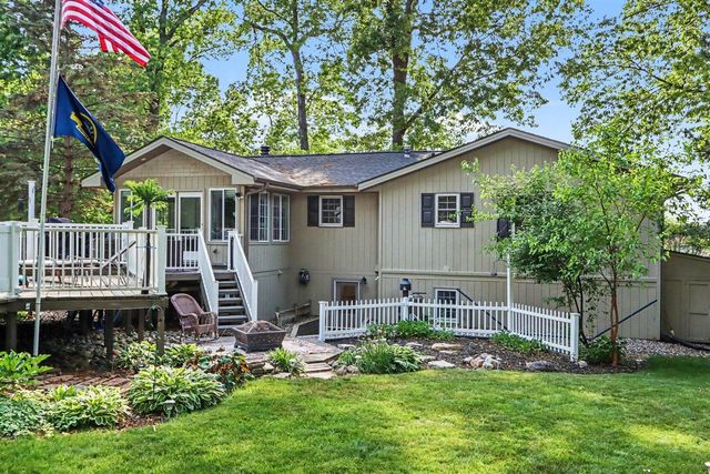 8275 Valleywood Lane, Portage, MI 49024