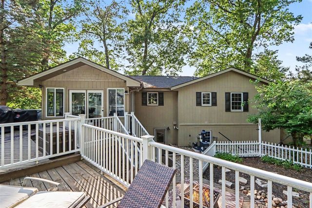 8275 Valleywood Lane, Portage, MI 49024