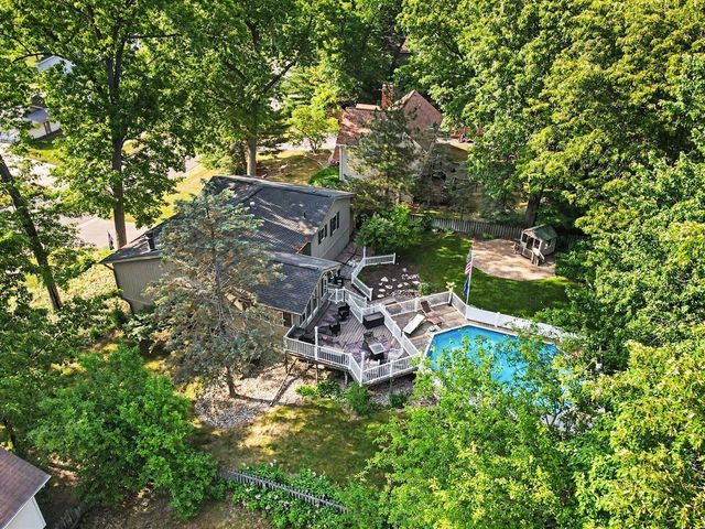 8275 Valleywood Lane, Portage, MI 49024