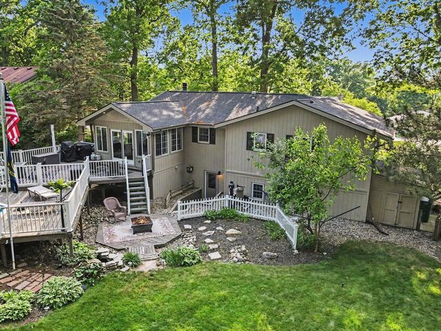 8275 Valleywood Lane, Portage, MI 49024